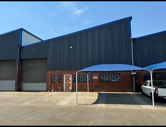 700M² WAREHOUSE TO LET IN WADEVILLE